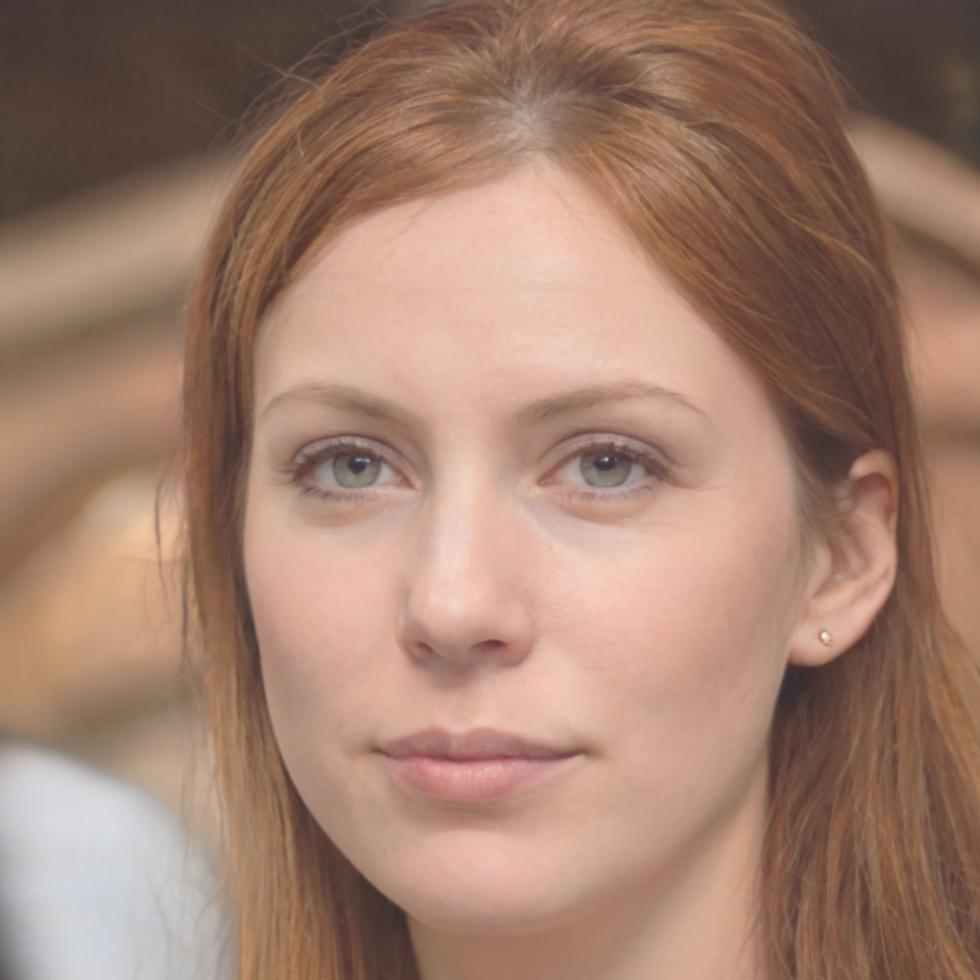 Carmen López, Analista Senior